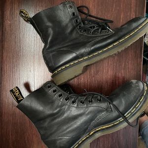 Dr. Martens Pascal Vegan Leather